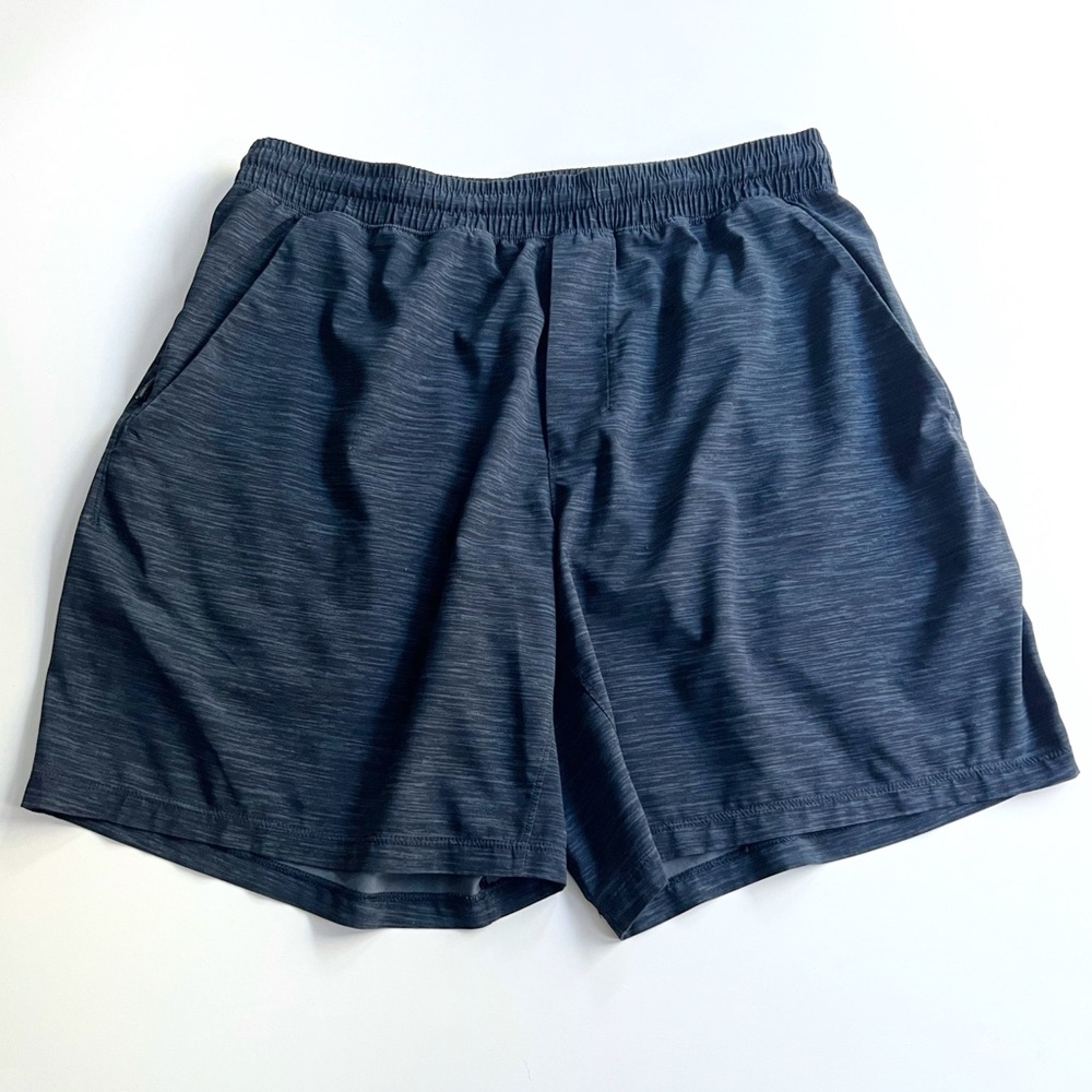 Men’s Lululemon Pace Breaker athletic navy short - size Large